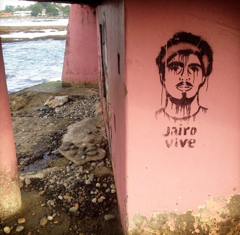 Graffiti outside of the Limón court where seven men were acquitted of Jairo's murder. Photo: Courtesy Lindsay Fendt (@LEFendt)